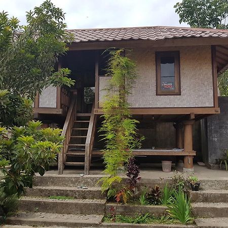 Radiya Guesthouse ซัมบาลัง ลาวัง ภายนอก รูปภาพ