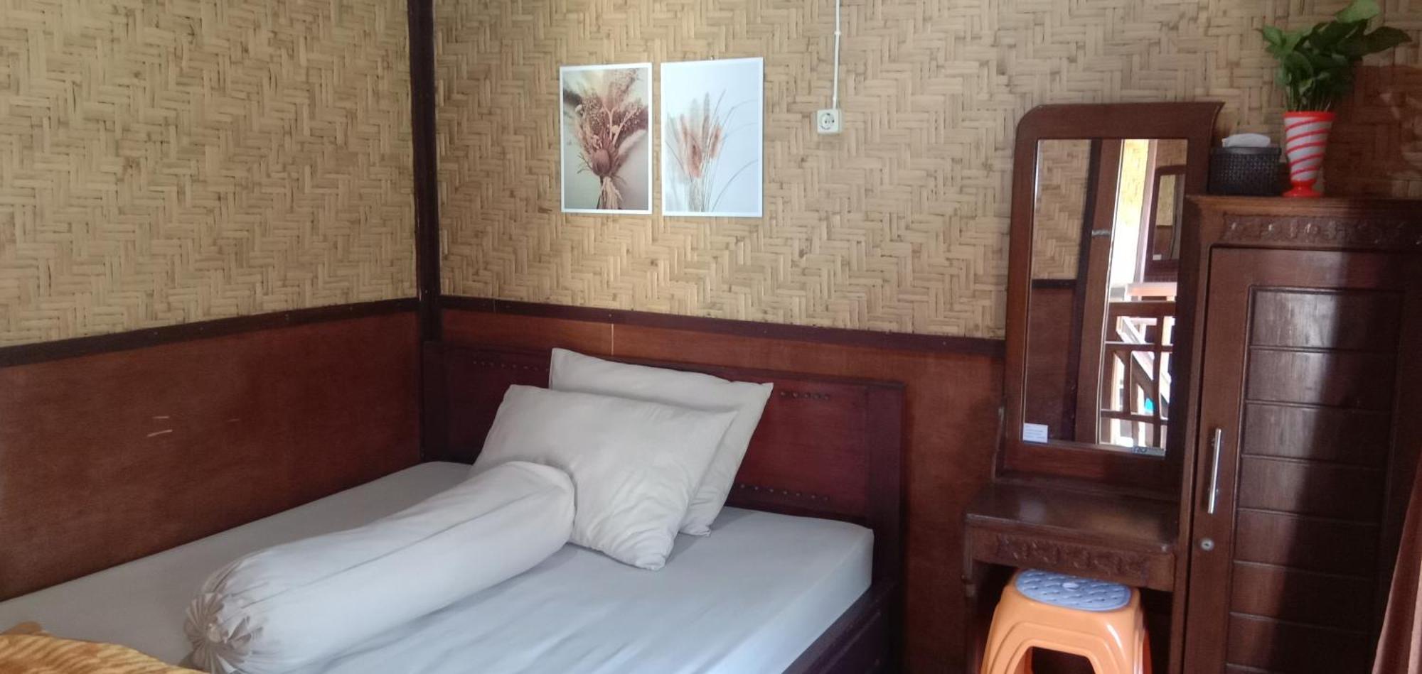 Radiya Guesthouse ซัมบาลัง ลาวัง ภายนอก รูปภาพ