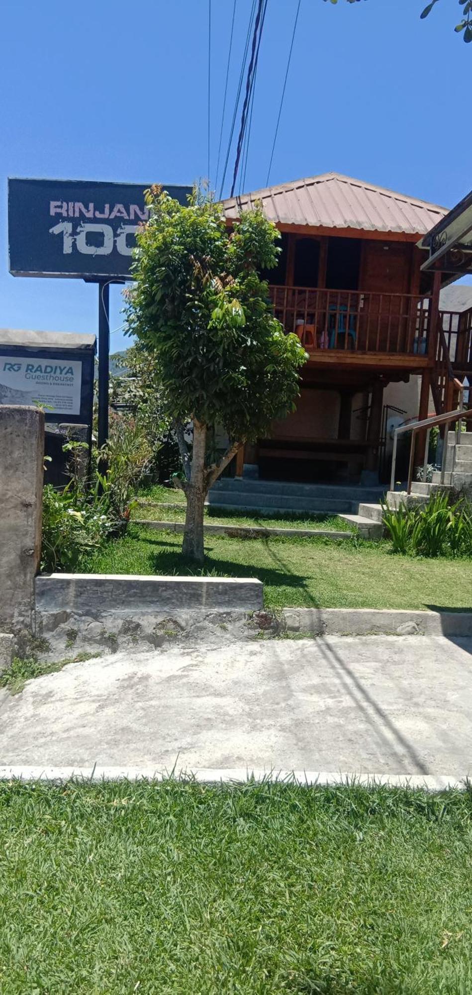Radiya Guesthouse ซัมบาลัง ลาวัง ภายนอก รูปภาพ