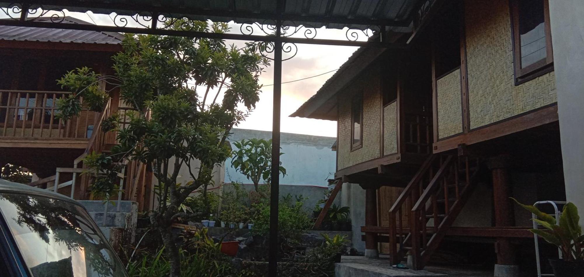 Radiya Guesthouse ซัมบาลัง ลาวัง ห้อง รูปภาพ